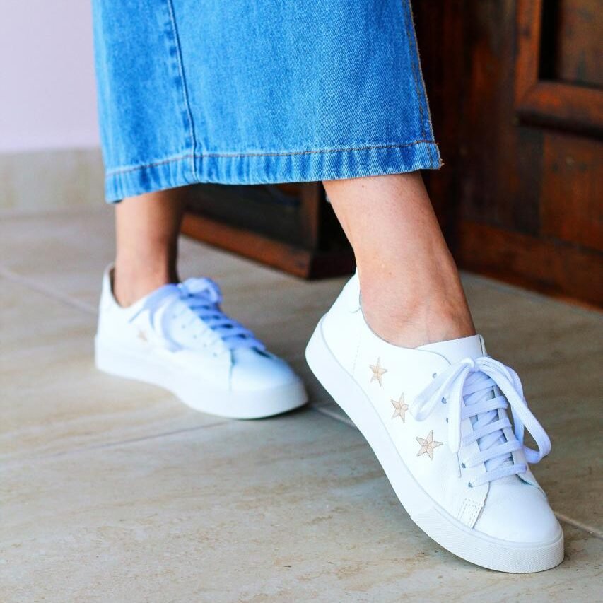 TÊNIS CADARÇO COURO BRANCO ESTRELAS