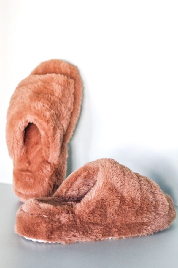 CHINELINHO PANTUFA MARROM