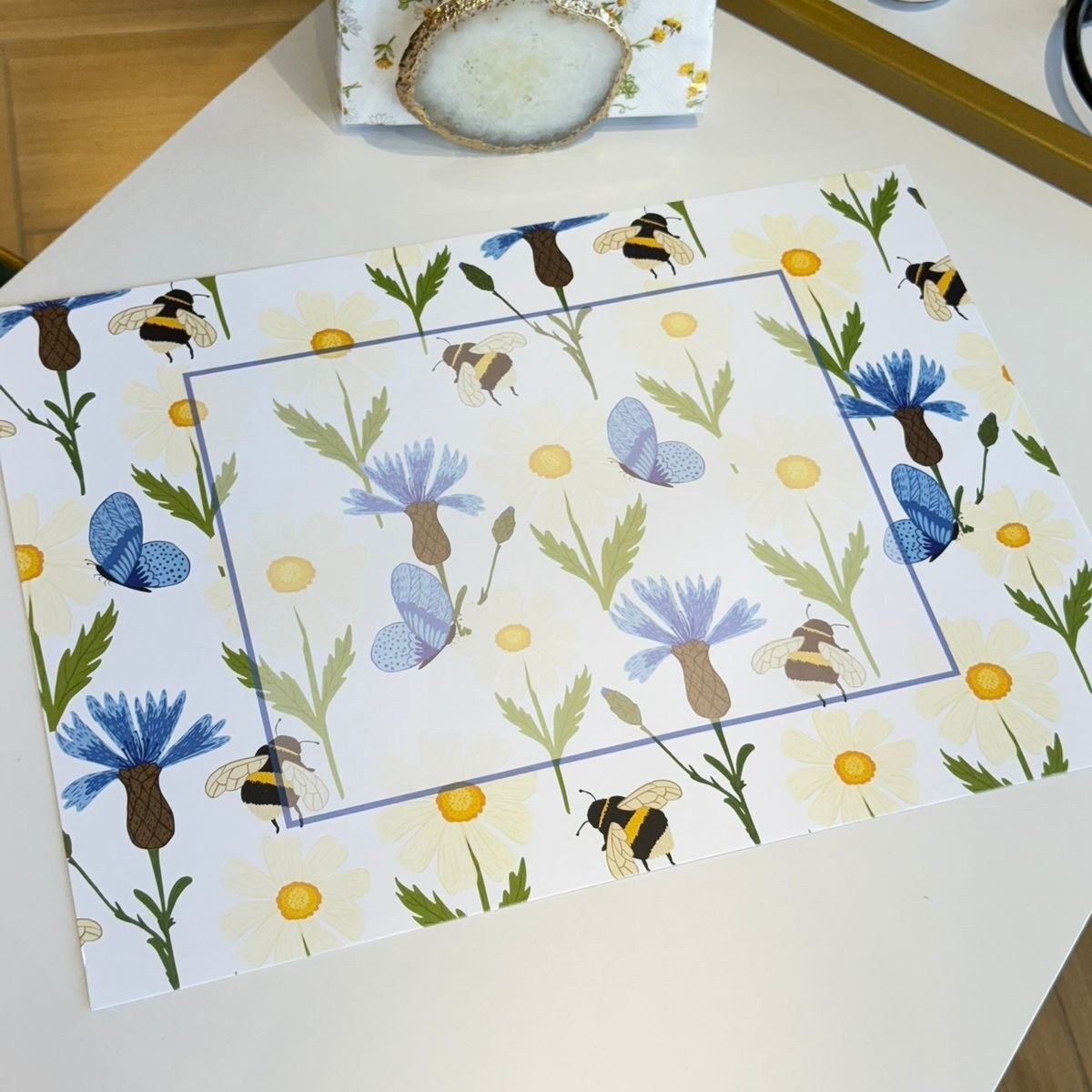 KIT COM 24 LUGARES AMERICANOS DESCARTÁVEIS ABELHAS