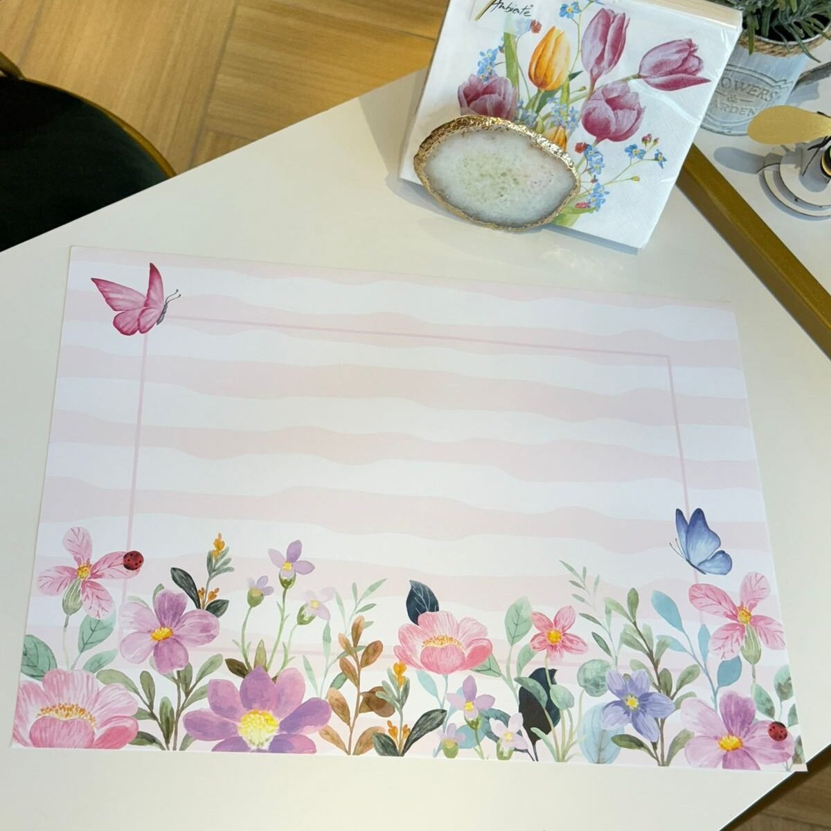 KIT COM 24 LUGARES AMERICANOS DESCARTÁVEIS BORBOLETAS