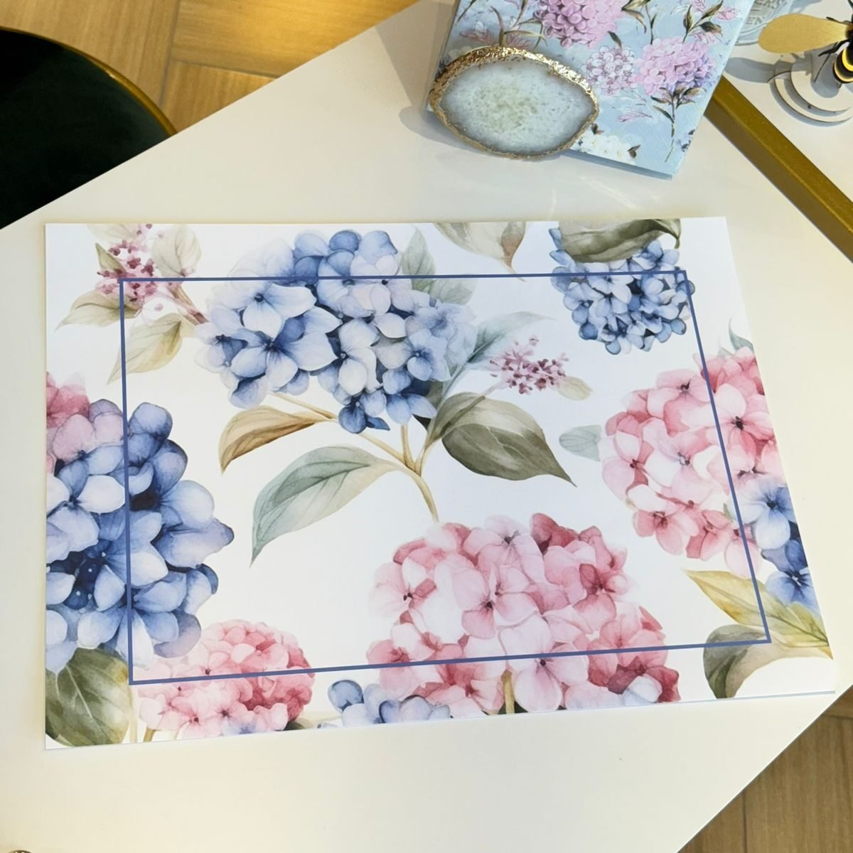 KIT COM 24 LUGARES AMERICANOS DESCARTÁVEIS HORTÊNCIAS