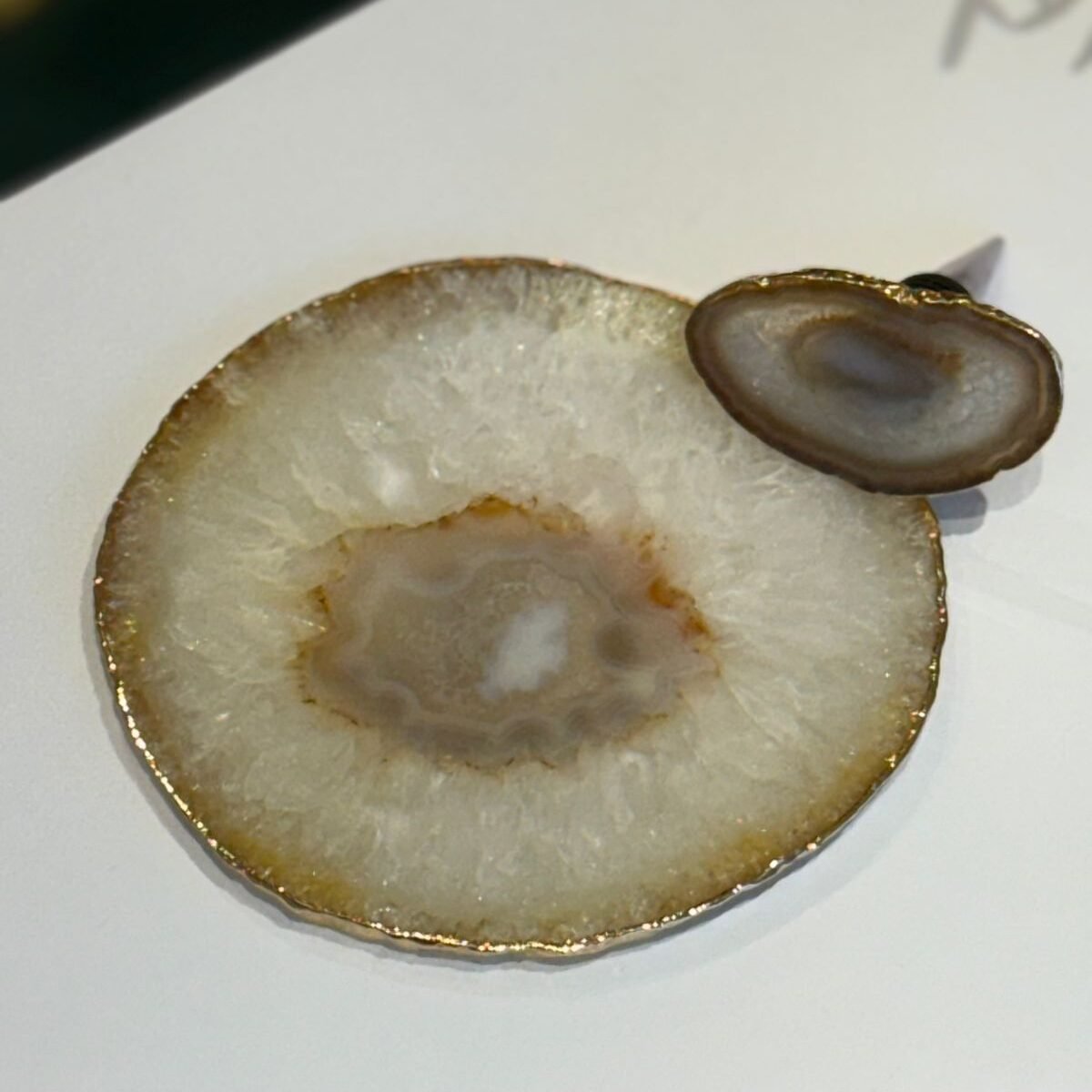 KIT GARRAFA DE VINHO PLATTER COM STOPPER EM PEDRA ÁGATA ÂMBAR CLARO