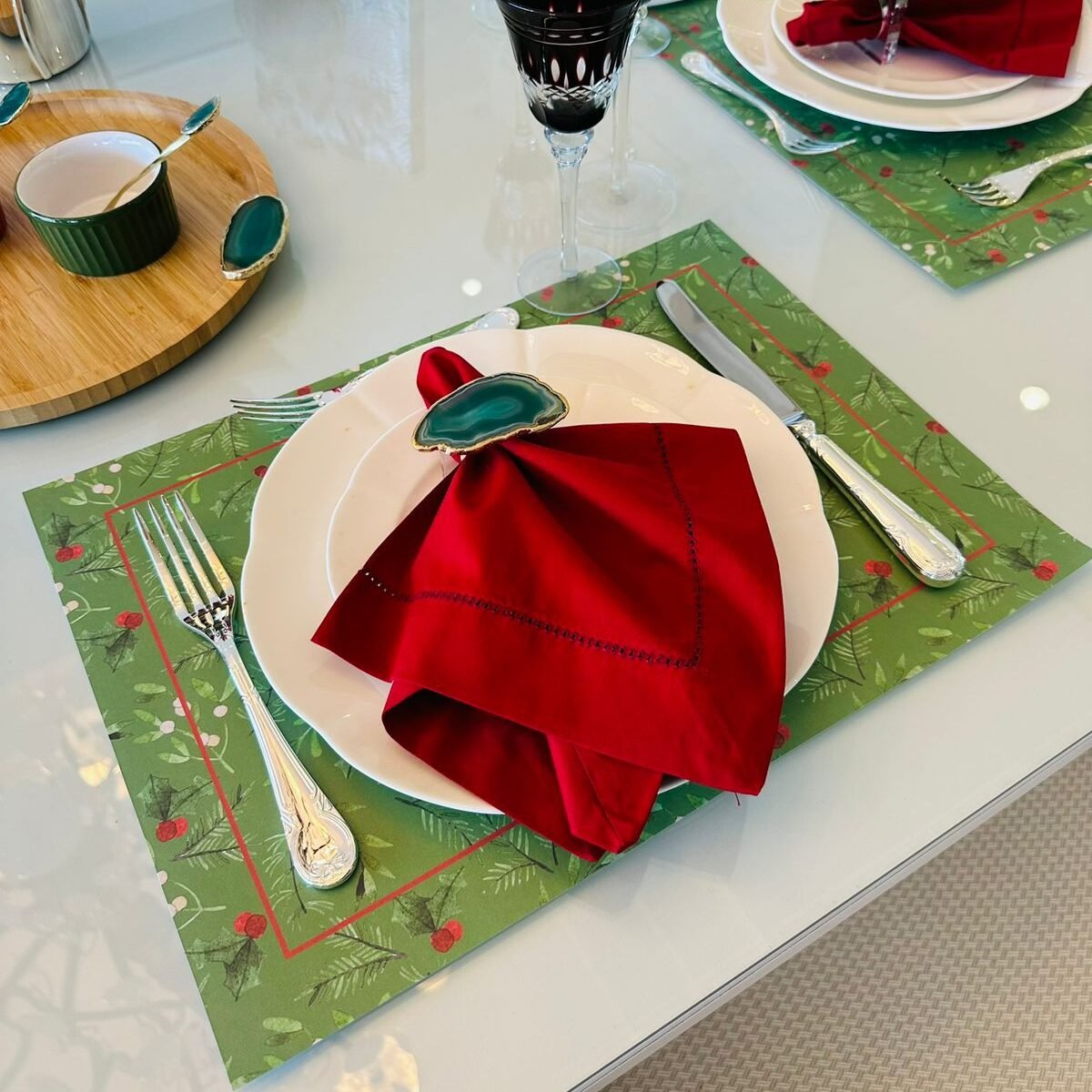 KIT COM 24 LUGARES AMERICANOS DESCARTÁVEIS NATAL