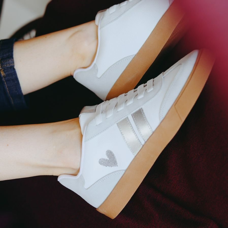 TÊNIS FEMININO COURO PRATA E BRANCO