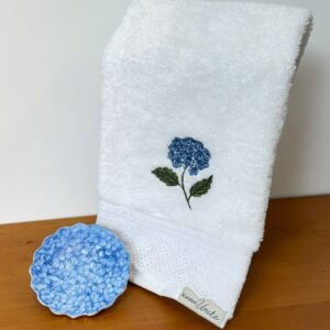 KIT TOALHA DE LAVABO KARSTEN + PRATINHO HORTÊNSIA AZUL